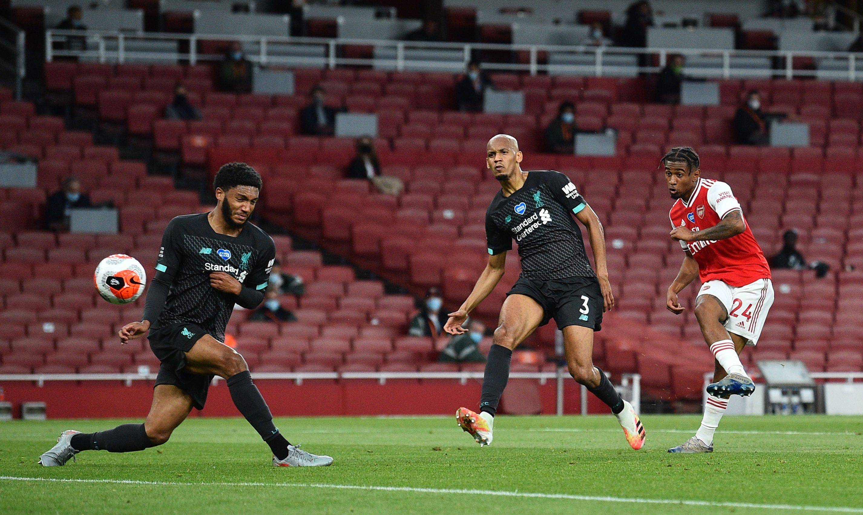 足球迷们兴 足球迷们兴